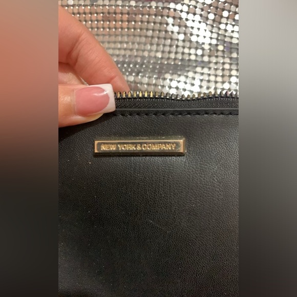 Two bags New York and company and a sparkly bag - Picture 1 of 4